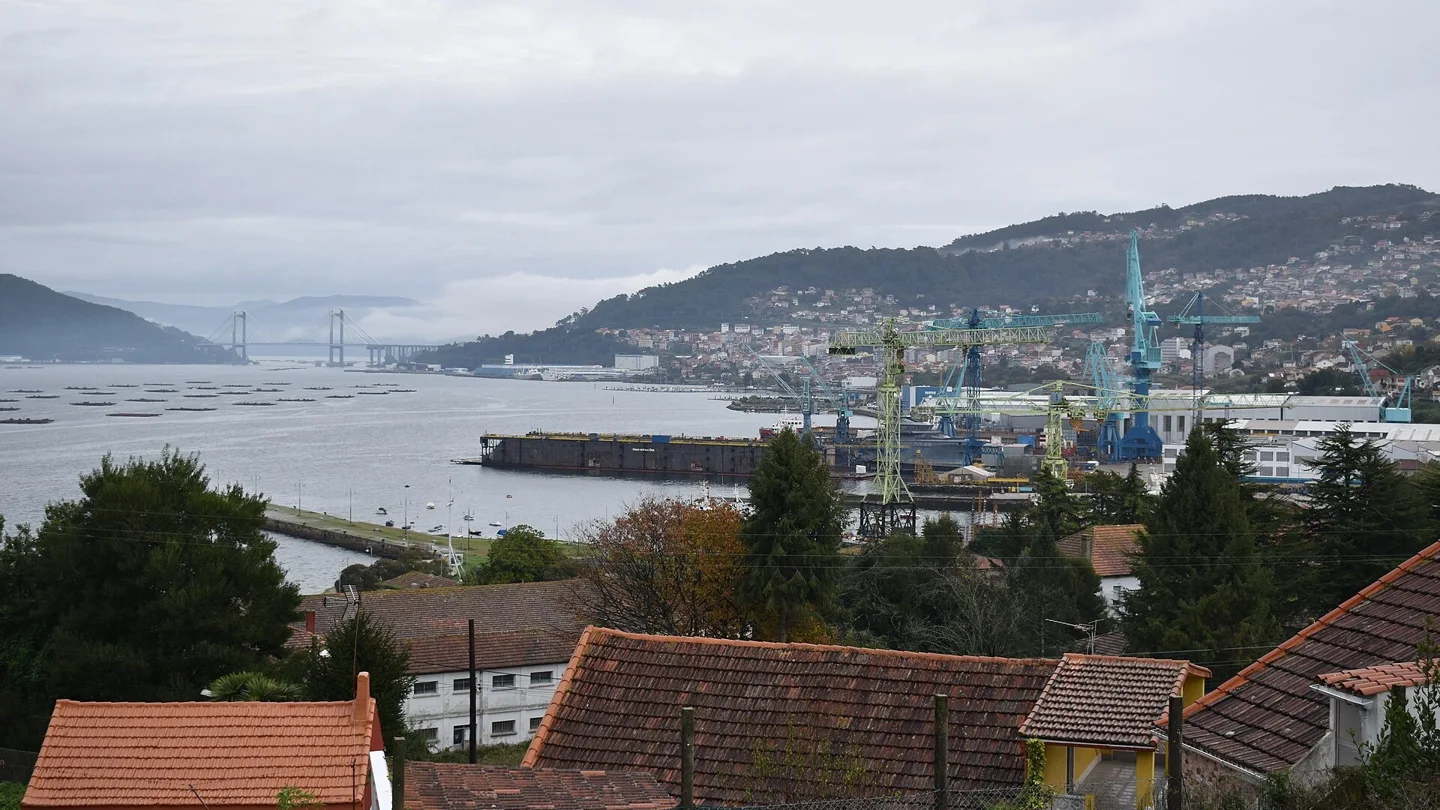 Ría de Vigo y puente de Rande desde A Guía, Vigo